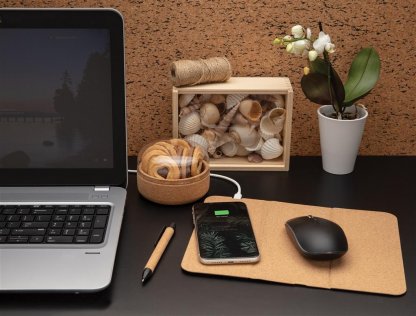 Tapis De Souris En Liège Avec Support Téléphone Et Induction MULTIBURO Situation