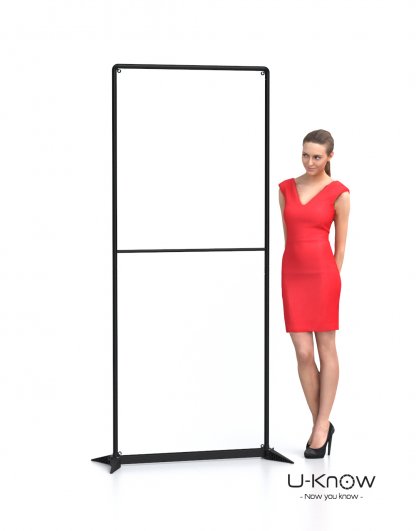 Stand En Toile Polyester Recyclé 210g Anti Feu B1 AEROSTAND 085 Avec Femme à Côté